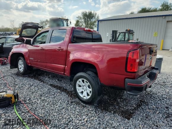 ✅ 2017 Chevrolet Colorado 2WD LT • VIN: 1GCGSCEN7H1300185 • Lot: 85190005. Listed on Copart with 100,676 mi. Free auction sales archive from the USA and detailed vehicle history report at DreamBid. Image 2.