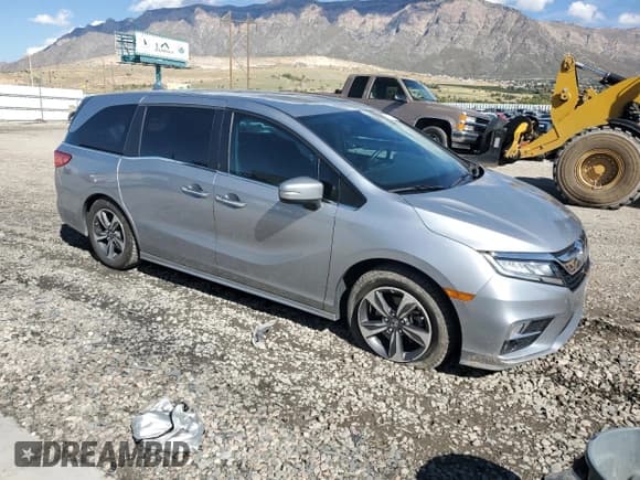 ✅ 2019 Honda Odyssey Touring • VIN: 5FNRL6H8XKB083758 • Lot: 82373125. Wystawiony na Copart z przebiegiem 96 448 mil. Bezpłatny archiwum sprzedaży aukcyjnych z USA i szczegółowy raport historii pojazdu na DreamBid. Zdjęcie 4.
