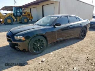 ✅ 2013 Dodge Charger SE • VIN: 2C3CDXBG8DH563355 • Lot: 71091565. Wystawiony na Copart z przebiegiem 123 371 mil. Bezpłatny archiwum sprzedaży aukcyjnych z USA i szczegółowy raport historii pojazdu na DreamBid. Zdjęcie 1.