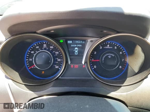 2014 Hyundai Genesis Coupe R-Spec z VIN KMHHT6KD8EU116958, wystawiony jako Copart lot #54617405 z przebiegiem 118 024 mil mil oraz Czysty tytuł • Clean title. Historia ofert i sprzedaży dostępna na DreamBid. Obrazek 9.