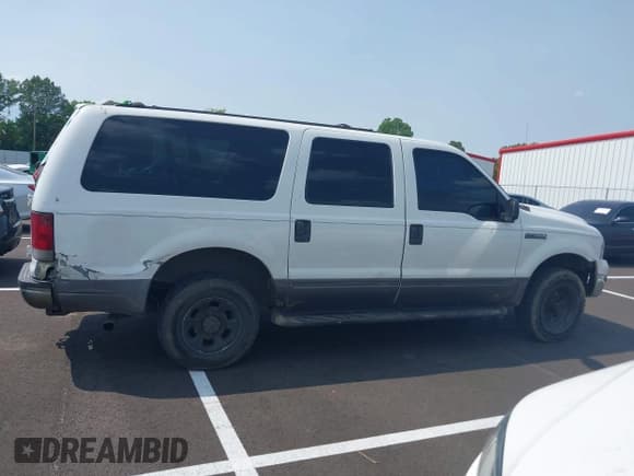 ✅ 2005 Ford Excursion Special Serv • VIN: 1FMNU41S75EB14178 • Lot: 42396277. Wystawiony na IAAI z przebiegiem 349 628 mil. Bezpłatny archiwum sprzedaży aukcyjnych z USA i szczegółowy raport historii pojazdu na DreamBid. Zdjęcie 13.