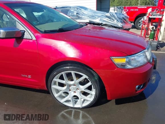 ✅ 2009 Lincoln MKZ • VIN: 3LNHM26T09R629187 • Lot: 43375377. Listed on IAAI with 133,765 mi. Free auction sales archive from the USA and detailed vehicle history report at DreamBid. Image 6.