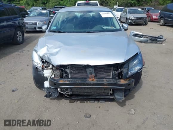 ✅ 2012 Volkswagen Passat SE • VIN: 1VWBP7A38CC061506 • Лот: 42529143. Опубликован ранее на IAAI с пробегом 192 600 миль. Бесплатный доступ к архиву аукционных продаж из США и подробный отчёт об истории автомобиля на DreamBid. Изображение 6.