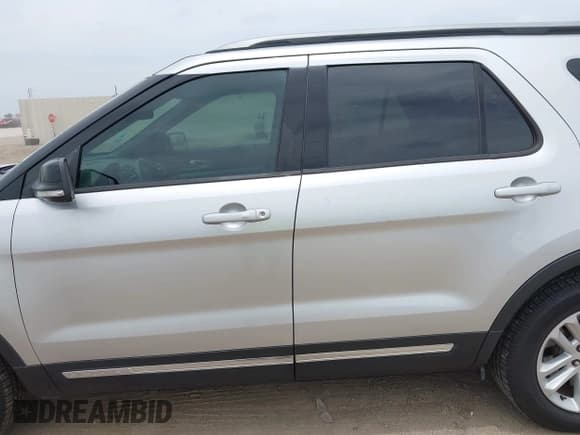 ✅ 2017 Ford Explorer XLT • VIN: 1FM5K7DH1HGC54078 • Lot: 42748822. Listed on IAAI with 136,356 mi. Free auction sales archive from the USA and detailed vehicle history report at DreamBid. Image 15.