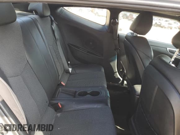 ✅ 2016 Hyundai Veloster • VIN: KMHTC6AD8GU272996 • Lot: 70380414. Wystawiony na Copart z przebiegiem 86 498 mil. Bezpłatny archiwum sprzedaży aukcyjnych z USA i szczegółowy raport historii pojazdu na DreamBid. Zdjęcie 10.