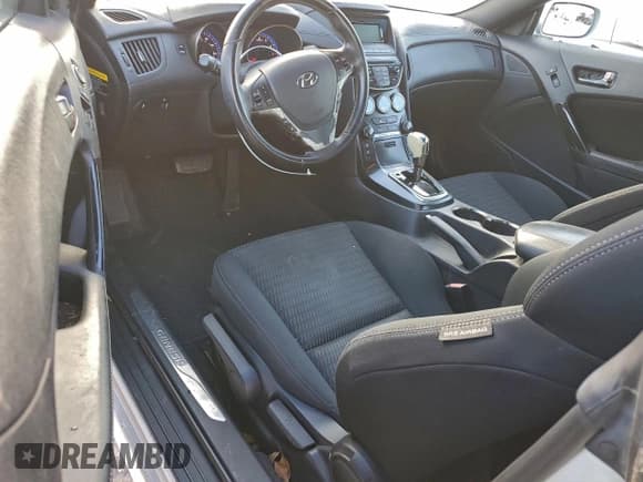 ✅ 2013 Hyundai Genesis Coupe Premium • VIN: KMHHT6KD5DU096201 • Lot: 96333425. Wystawiony na Copart z przebiegiem 102 821 mil. Bezpłatny archiwum sprzedaży aukcyjnych z USA i szczegółowy raport historii pojazdu na DreamBid. Zdjęcie 8.