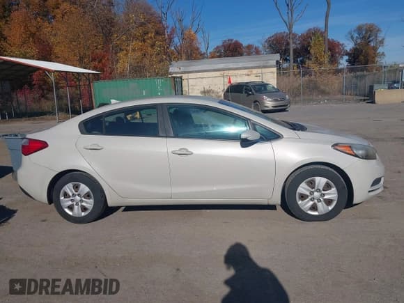 ✅ 2014 Kia Forte LX • VIN: KNAFK4A69E5140313 • Лот: 43586697. Опубликован ранее на IAAI с пробегом 157 129 миль. Бесплатный доступ к архиву аукционных продаж из США и подробный отчёт об истории автомобиля на DreamBid. Изображение 13.