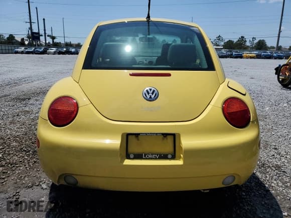 ✅ 2005 Volkswagen Beetle GLS • VIN: 3VWCR31C15M402723 • Lot: 54820195. Listed on Copart with 113,245 mi. Free auction sales archive from the USA and detailed vehicle history report at DreamBid. Image 6.