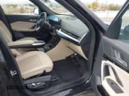 ✅ 2023 BMW X1 xDrive28i • VIN: WBX73EF03P5X45710 • Лот: 43715140. Опубликован ранее на IAAI с пробегом 17 921 миль. Бесплатный доступ к архиву аукционных продаж из США и подробный отчёт об истории автомобиля на DreamBid. Изображение 5.