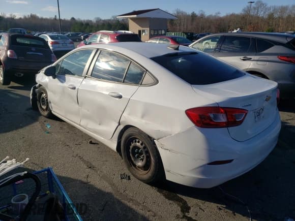 ✅ 2017 Chevrolet Cruze LS • VIN: 1G1BC5SM0H7273223 • Лот: 69941692. Опубликован ранее на Copart с пробегом 65 376 миль. Бесплатный доступ к архиву аукционных продаж из США и подробный отчёт об истории автомобиля на DreamBid. Изображение 2.