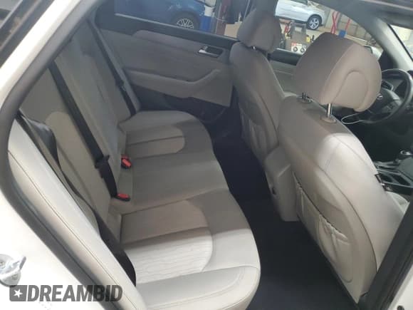 ✅ 2016 Hyundai Sonata SE • VIN: KMHE24L15GA040697 • Лот: 89457935. Опубликован ранее на Copart с пробегом 161 380 миль. Бесплатный доступ к архиву аукционных продаж из США и подробный отчёт об истории автомобиля на DreamBid. Изображение 10.