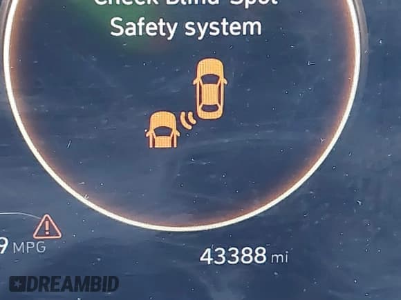 ✅ 2023 Hyundai Elantra SEL • VIN: 5NPLS4AG3PH086475 • Lot: 41807966. Listed on IAAI with 43,388 mi. Free auction sales archive from the USA and detailed vehicle history report at DreamBid. Image 16.