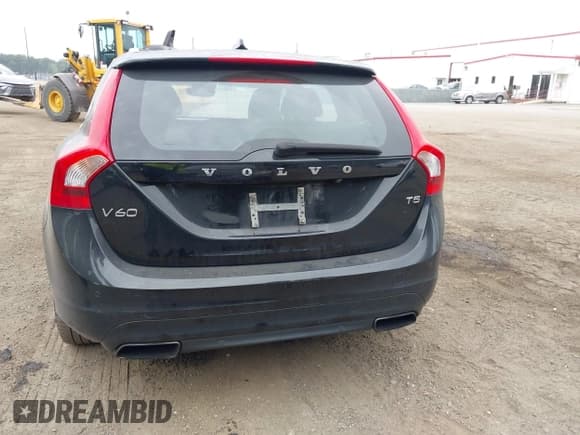 ✅ 2015 Volvo V60 T5 Drive-E Premier • VIN: YV140MEK6F1254215 • Lot: 43306749. Listed on IAAI with 121,307 mi. Free auction sales archive from the USA and detailed vehicle history report at DreamBid. Image 16.
