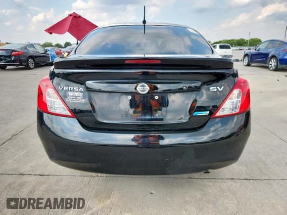 ✅ 2013 Nissan Versa SL • VIN: 3N1CN7AP2DL826427 • Lot: 70221365. Wystawiony na Copart z przebiegiem 80 458 mil. Bezpłatny archiwum sprzedaży aukcyjnych z USA i szczegółowy raport historii pojazdu na DreamBid. Zdjęcie 6.