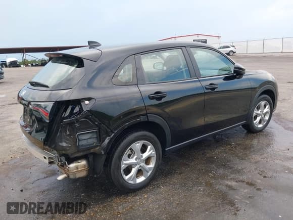 ✅ 2023 Honda HR-V LX • VIN: 3CZRZ1H34PM738290 • Lot: 42960922. Listed on IAAI with 10,945 mi. Free auction sales archive from the USA and detailed vehicle history report at DreamBid. Image 4.