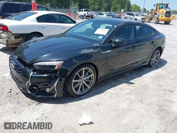 ✅ 2025 Audi A5 Sportback S line Premium • VIN: WAUDACF55SA009791 • Lot: 42665707. Wystawiony na IAAI z przebiegiem 10 010 mil. Bezpłatny archiwum sprzedaży aukcyjnych z USA i szczegółowy raport historii pojazdu na DreamBid. Zdjęcie 17.