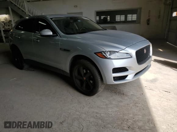 ✅ 2019 Jaguar F-Pace 25t • VIN: SADCS2FX2KA391600 • Lot: 50800915. Wystawiony na Copart z przebiegiem 110 065 mil. Bezpłatny archiwum sprzedaży aukcyjnych z USA i szczegółowy raport historii pojazdu na DreamBid. Zdjęcie 4.