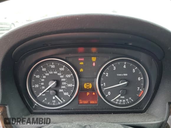 ✅ 2009 BMW 3 Series 328i • VIN: WBAPH73559A171855 • Lot: 91285325. Listed on Copart with 261,391 mi. Free auction sales archive from the USA and detailed vehicle history report at DreamBid. Image 9.