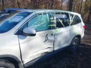 ✅ 2017 Honda Pilot EX-L • VIN: 5FNYF6H56HB086190 • Lot: 43626980. Listed on IAAI with 146,478 mi. Free auction sales archive from the USA and detailed vehicle history report at DreamBid. Image 6.