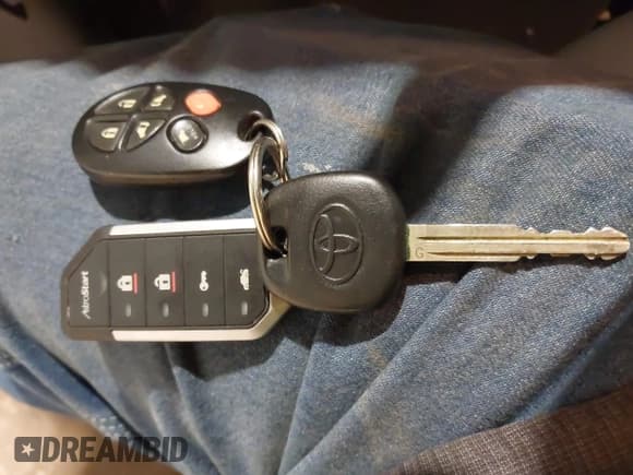 ✅ 2011 Toyota Sienna XLE • VIN: 5TDYK3DC4BS051424 • Lot: 43209542. Listed on IAAI with 188,831 mi. Free auction sales archive from the USA and detailed vehicle history report at DreamBid. Image 11.