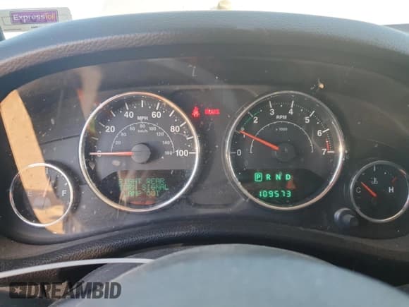 ✅ 2013 Jeep Wrangler Unlimited Sport • VIN: 1C4HJWDG3DL553935 • Lot: 93301395. Wystawiony na Copart z przebiegiem 109 573 mil. Bezpłatny archiwum sprzedaży aukcyjnych z USA i szczegółowy raport historii pojazdu na DreamBid. Zdjęcie 9.