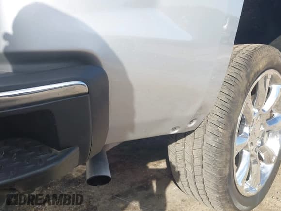 ✅ 2019 Chevrolet Silverado 1500 LT • VIN: 2GCRCPEC6K1155556 • Lot: 43700785. Wystawiony na IAAI z przebiegiem 111 172 mil. Bezpłatny archiwum sprzedaży aukcyjnych z USA i szczegółowy raport historii pojazdu na DreamBid. Zdjęcie 19.