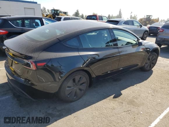 ✅ 2024 Tesla Model 3 Long Range • VIN: 5YJ3E1EB7RF796033 • Lot: 90671645. Wystawiony na Copart z przebiegiem Nie podano. Bezpłatny archiwum sprzedaży aukcyjnych z USA i szczegółowy raport historii pojazdu na DreamBid. Zdjęcie 3.
