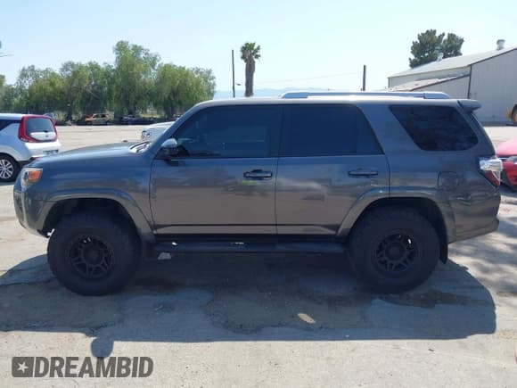 ✅ 2016 Toyota 4Runner Limited • VIN: JTEBU5JR2G5311140 • Lot: 41973090. Listed on IAAI with 97,465 mi. Free auction sales archive from the USA and detailed vehicle history report at DreamBid. Image 15.