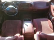 ✅ 1998 Ford F-150 XL • VIN: 1FTRX08L5WKB53102 • Лот: 68319604. Опубликован ранее на Copart с пробегом 117 685 миль. Бесплатный доступ к архиву аукционных продаж из США и подробный отчёт об истории автомобиля на DreamBid. Изображение 8.