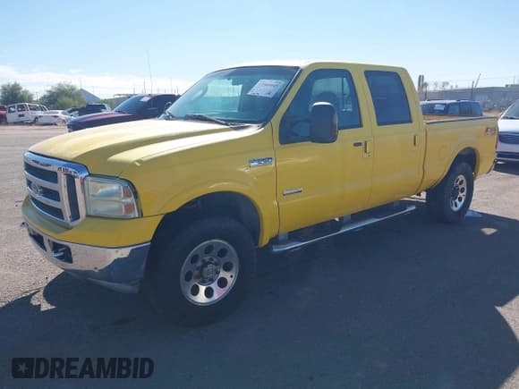 ✅ 2005 Ford F-250 XL • VIN: 1FTSW21P45EA73560 • Lot: 43505045. Wystawiony na IAAI z przebiegiem 338 098 mil. Bezpłatny archiwum sprzedaży aukcyjnych z USA i szczegółowy raport historii pojazdu na DreamBid. Zdjęcie 2.
