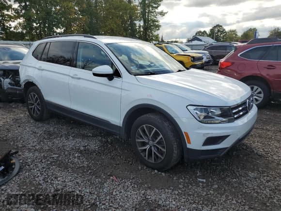 ✅ 2020 Volkswagen Tiguan SE • VIN: 3VV3B7AX2LM141943 • Lot: 81614705. Wystawiony na Copart z przebiegiem 59 124 mil. Bezpłatny archiwum sprzedaży aukcyjnych z USA i szczegółowy raport historii pojazdu na DreamBid. Zdjęcie 4.