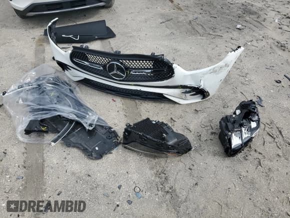 ✅ 2025 Mercedes-Benz GLC 300 • VIN: W1NKM4GB5SF314232 • Лот: 84878845. Опубликован ранее на Copart с пробегом 9 652 миль. Бесплатный доступ к архиву аукционных продаж из США и подробный отчёт об истории автомобиля на DreamBid. Изображение 13.