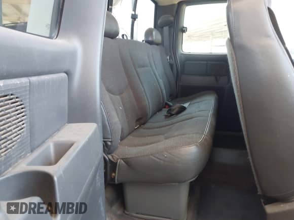 2005 GMC Sierra 1500 Work Truck with VIN 2GTEK19V951340912, listed as a IAAI auction lot 42510408 with 269,574 mi miles and . Bid and sale history available at DreamBid. Image 8.