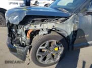 ✅ 2022 Rivian R1S Launch Edition • VIN: 7PDSGABL3NN002278 • Lot: 43645700. Wystawiony na IAAI z przebiegiem 35 305 mil. Bezpłatny archiwum sprzedaży aukcyjnych z USA i szczegółowy raport historii pojazdu na DreamBid. Zdjęcie 6.