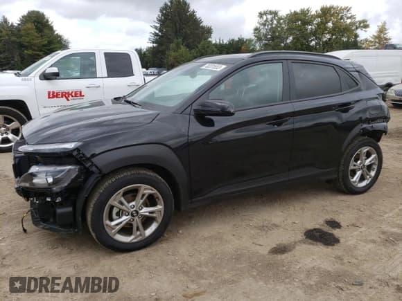 ✅ 2023 Hyundai Kona SEL • VIN: KM8K32AB6PU968842 • Лот: 70331653. Опубликован ранее на Copart с пробегом 3 470 миль. Бесплатный доступ к архиву аукционных продаж из США и подробный отчёт об истории автомобиля на DreamBid. Изображение 1.
