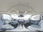 ✅ 2024 Toyota Highlander LE • VIN: 5TDKDRBH0RS561538 • Lot: 70194845. Wystawiony na Copart z przebiegiem 15 722 mil. Bezpłatny archiwum sprzedaży aukcyjnych z USA i szczegółowy raport historii pojazdu na DreamBid. Zdjęcie 16.