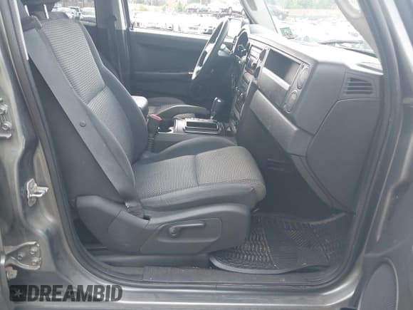 ✅ 2008 Jeep Commander Sport • VIN: 1J8HG48K58C132704 • Lot: 42404163. Listed on IAAI with 109,874 mi. Free auction sales archive from the USA and detailed vehicle history report at DreamBid. Image 5.