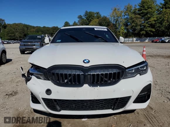 ✅ 2021 BMW 3 Series 330i xDrive • VIN: 3MW5R7J07M8B69279 • Lot: 84652945. Wystawiony na Copart z przebiegiem Nie podano. Bezpłatny archiwum sprzedaży aukcyjnych z USA i szczegółowy raport historii pojazdu na DreamBid. Zdjęcie 5.