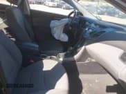 ✅ 2016 Hyundai Elantra SE • VIN: 5NPDH4AE0GH696772 • Lot: 43525356. Listed on IAAI with 70,577 mi. Free auction sales archive from the USA and detailed vehicle history report at DreamBid. Image 5.