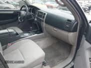 ✅ 2006 Toyota 4Runner SR5 Sport • VIN: JTEBU14R168056918 • Lot: 43732252. Wystawiony na IAAI z przebiegiem 196 368 mil. Bezpłatny archiwum sprzedaży aukcyjnych z USA i szczegółowy raport historii pojazdu na DreamBid. Zdjęcie 5.