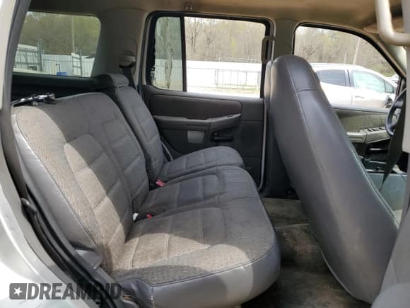 ✅ 2002 Ford Explorer XLS • VIN: 1FMZU72E12UA35943 • Lot: 61910735. Listed on Copart with 249,252 mi. Free auction sales archive from the USA and detailed vehicle history report at DreamBid. Image 11.