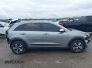 ✅ 2022 Kia Niro LXS • VIN: KNDCB3LC0N5524533 • Lot: 41903095. Listed on IAAI with 76,825 mi. Free auction sales archive from the USA and detailed vehicle history report at DreamBid. Image 14.