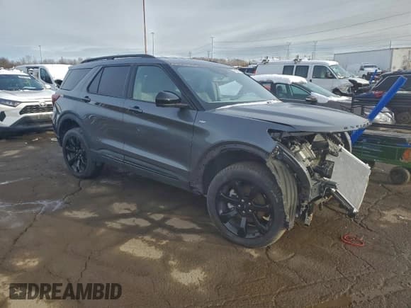 ✅ 2023 Ford Explorer ST-Line • VIN: 1FMSK8KH1PGA50598 • Lot: 94918515. Listed on Copart with 10,654 mi. Free auction sales archive from the USA and detailed vehicle history report at DreamBid. Image 4.