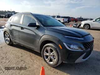 2022 Hyundai Kona SEL z VIN KM8K62AB6NU895069, wystawiony jako Copart lot #52220863 z przebiegiem 11 484 mil mil oraz . Historia ofert i sprzedaży dostępna na DreamBid. Obrazek 4.