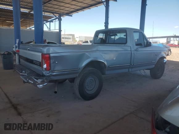 ✅ 1992 Ford F-250 • VIN: 1FTEF25N1NPB08128 • Lot: 56067595. Wystawiony na Copart z przebiegiem Nie podano. Bezpłatny archiwum sprzedaży aukcyjnych z USA i szczegółowy raport historii pojazdu na DreamBid. Zdjęcie 3.