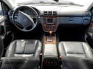 ✅ 2000 Mercedes-Benz M 320/430/500 • VIN: 4JGAB72EXYA149615 • Lot: 63052115. Wystawiony na Copart z przebiegiem 109 764 mil. Bezpłatny archiwum sprzedaży aukcyjnych z USA i szczegółowy raport historii pojazdu na DreamBid. Zdjęcie 8.