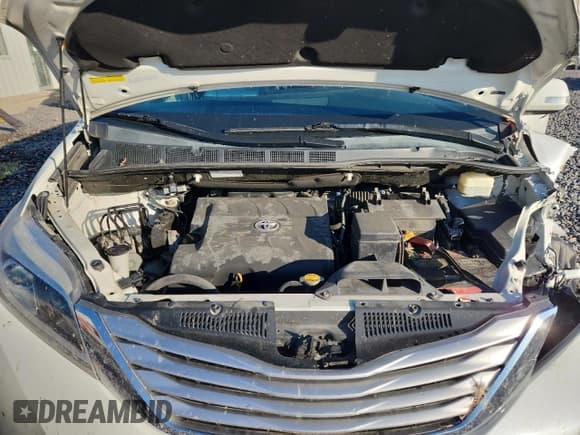 ✅ 2015 Toyota Sienna XLE • VIN: 5TDDK3DC6FS127908 • Лот: 86880825. Опубликован ранее на Copart с пробегом 135 386 миль. Бесплатный доступ к архиву аукционных продаж из США и подробный отчёт об истории автомобиля на DreamBid. Изображение 12.