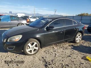 ✅ 2013 Volvo S60 T5 • VIN: YV1612FH7D1213781 • Lot: 90940295. Wystawiony na Copart z przebiegiem 117 626 mil. Bezpłatny archiwum sprzedaży aukcyjnych z USA i szczegółowy raport historii pojazdu na DreamBid. Zdjęcie 1.