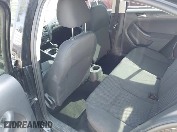 ✅ 2011 Volkswagen Jetta S • VIN: 3VW1K7AJXBM056152 • Lot: 42198021. Wystawiony na IAAI z przebiegiem 143 475 mil. Bezpłatny archiwum sprzedaży aukcyjnych z USA i szczegółowy raport historii pojazdu na DreamBid. Zdjęcie 8.