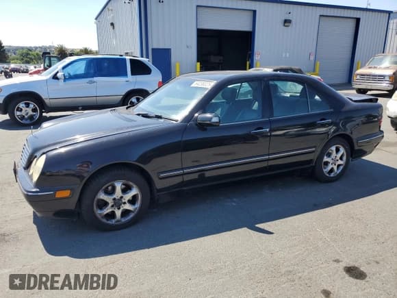 ✅ 2002 Mercedes-Benz E 320 • VIN: WDBJF65J22B471855 • Лот: 64238325. Опубликован ранее на Copart с пробегом 245 192 миль. Бесплатный доступ к архиву аукционных продаж из США и подробный отчёт об истории автомобиля на DreamBid. Изображение 1.